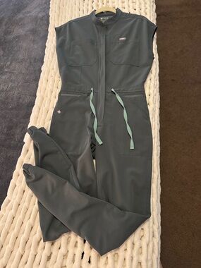 Figs Sleeveless Zip-Front Jumpsuit in Slate with Mint Drawstrings